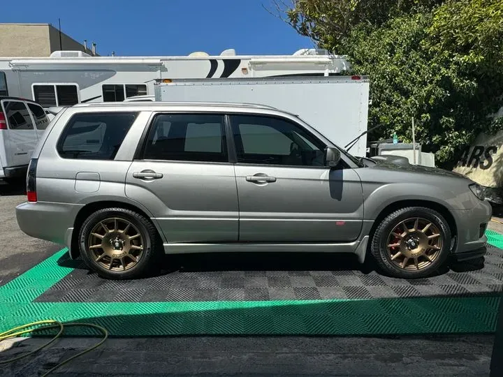 https://cdn.trust-mechanics.com/photos/01GEPboiT7w5XZdVblN4/e79ca1a2-f101-4662-b313-02c984b9c832_720x720