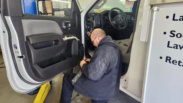 https://cdn.trust-mechanics.com/photos/07GuQ8lxIchJnBJUHyIz/c36df270-b32b-4006-aac7-0e59b0c89a98_720x720