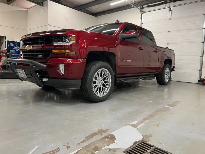 https://cdn.trust-mechanics.com/photos/25fooGg2RouMp3yJWXOQ/bdb33ca6-5af8-4a0c-96cf-411cdabbafb2_720x720