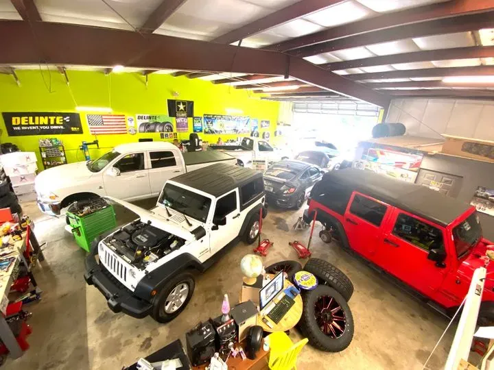 https://cdn.trust-mechanics.com/photos/2BBFQj6O7GnpxEvzwJ8W/5e42e28a-f0a2-4ed3-82b4-de543ac0be41_720x720