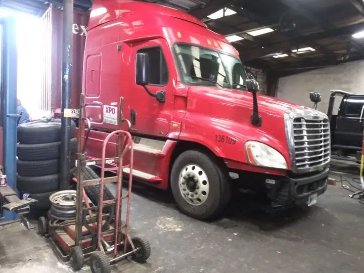 https://cdn.trust-mechanics.com/photos/3WW8iC69qYBXl0PDBMeI/4016a61a-d38e-4cd9-917e-015b01121a9b_720x720