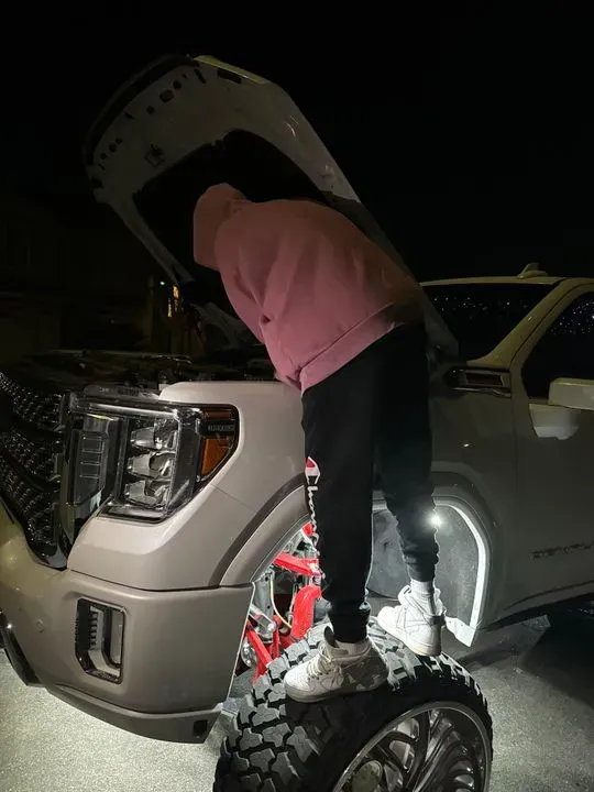 https://cdn.trust-mechanics.com/photos/3rqJ7QOOEWeMj1j41ftG/b47ee825-df53-4a8d-93ba-9a367bc60cbe_720x720