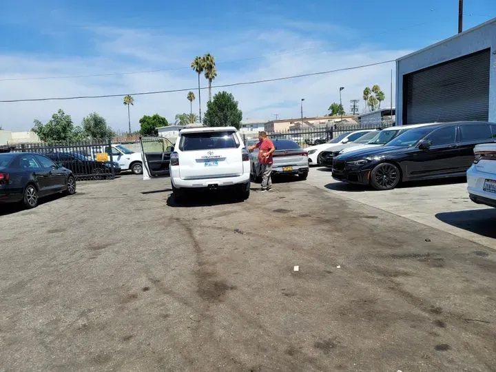 https://cdn.trust-mechanics.com/photos/4LeIRONOHhdFUc50ziLz/a70c42b6-fb80-4506-8c83-0749b66c2662_720x720