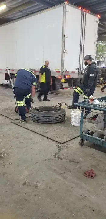 https://cdn.trust-mechanics.com/photos/4zAvR8IXfAodI4NveQor/1ac021c5-f7fc-49bf-b836-0801169b2c25_720x720