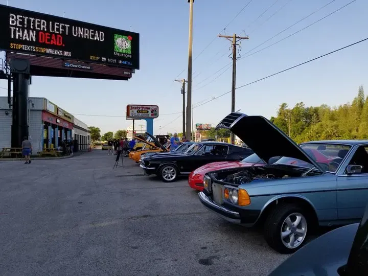 https://cdn.trust-mechanics.com/photos/52RLV7MAM7aahbqb7hum/d74d13cd-e78e-4699-a982-499388241791_720x720