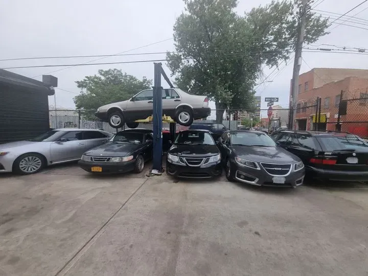 https://cdn.trust-mechanics.com/photos/5UXHxNbXnO7UHdxDpEyQ/85fb1fcb-d205-41a6-aec9-c7125b12d62b_720x720