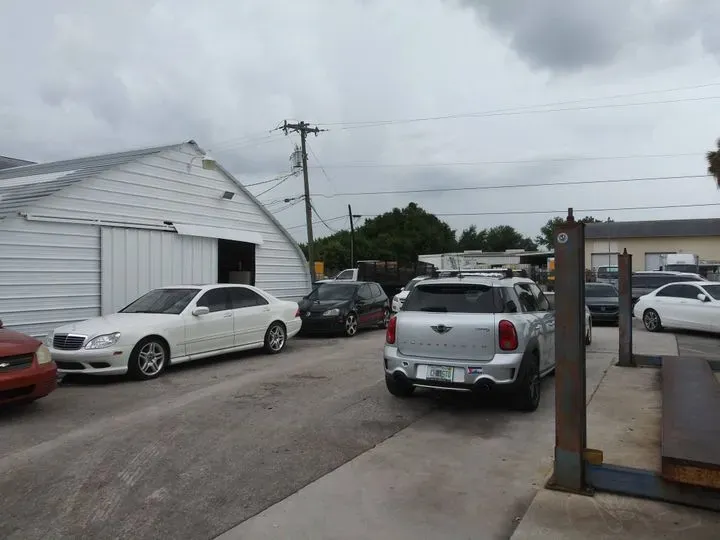 https://cdn.trust-mechanics.com/photos/62vj782fL7qiWa1A7F3N/141c1da5-e6c0-4faf-a0ba-70e93f58cbbd_720x720