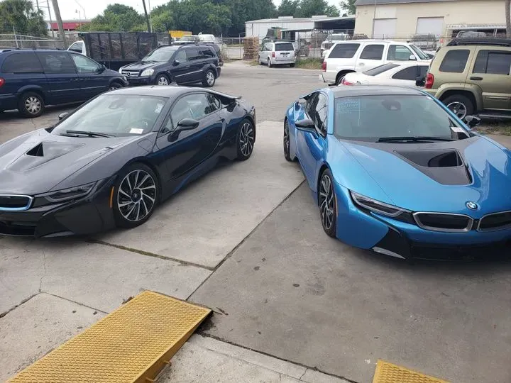 https://cdn.trust-mechanics.com/photos/62vj782fL7qiWa1A7F3N/d1571607-b2c9-4765-b29b-8ed85784258c_720x720