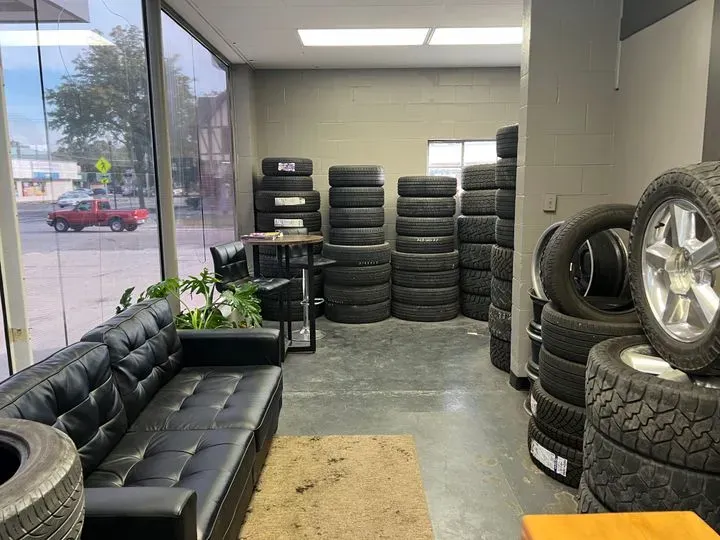 https://cdn.trust-mechanics.com/photos/6SEKiNBuMdSPBoNHKXak/37ce6892-1d75-4492-a0f7-2f4870ba2cf5_720x720