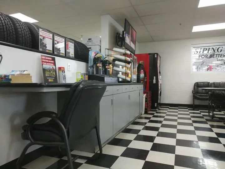 https://cdn.trust-mechanics.com/photos/6fncyymHi4T1V28KCwVT/b24e2deb-9f06-4377-b0e5-57edac104165_720x720