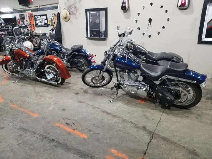 https://cdn.trust-mechanics.com/photos/77BtgYUGySYwPy8D72PT/df7cb0ab-2844-477d-b43f-58b3c65711b7_720x720