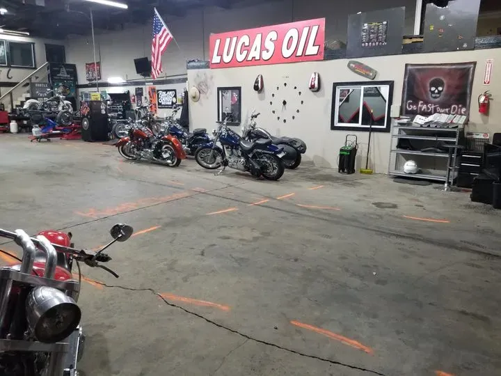 https://cdn.trust-mechanics.com/photos/77BtgYUGySYwPy8D72PT/e1626a43-fc40-4635-be92-330a9c42c829_720x720