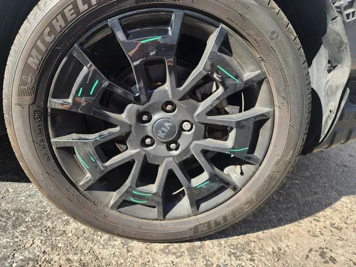 https://cdn.trust-mechanics.com/photos/8qpTtTvowRxrubyRTTot/10c65905-823b-4f5f-8461-e1c781b1c7ee_720x720
