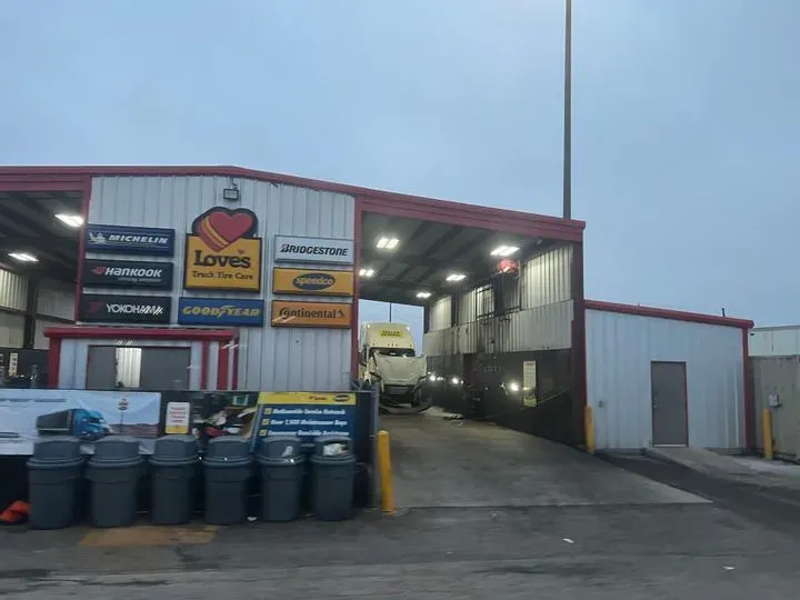 https://cdn.trust-mechanics.com/photos/93LXkb3gw93rYUtad0Go/0497e8a7-242d-4089-89f5-56522cd69a10_720x720