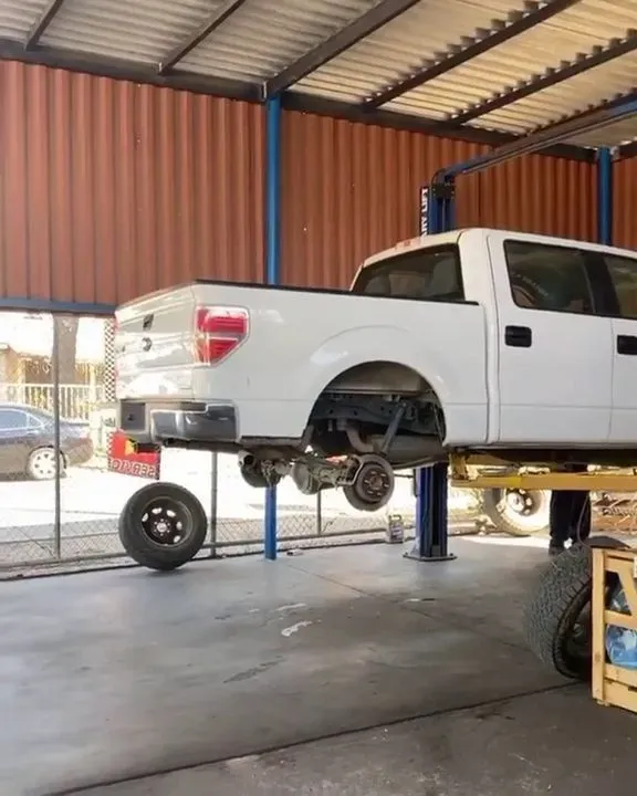 https://cdn.trust-mechanics.com/photos/9ixjv7nPWEzMv0ie68hM/2a88972a-d29e-4abe-90cd-7707ff65ba74_720x720