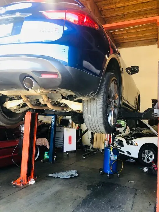 https://cdn.trust-mechanics.com/photos/9uecwQasLpWsm29k6ZNU/799c22d1-177c-4bea-9e73-2f1b859876d0_720x720