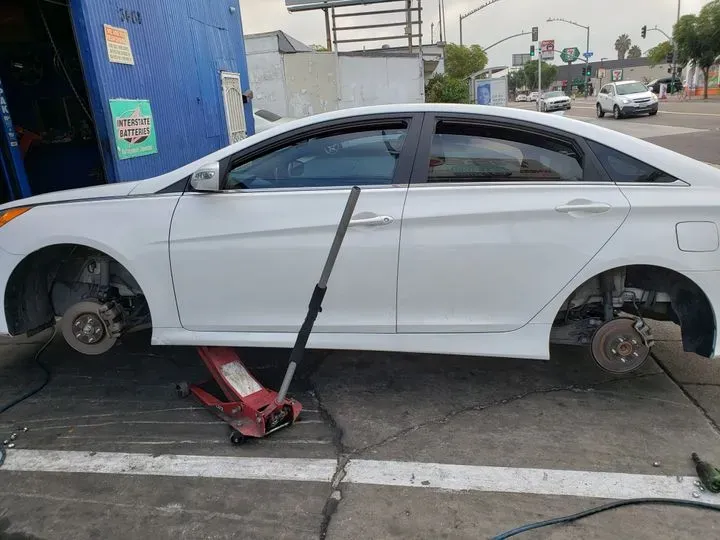 https://cdn.trust-mechanics.com/photos/A2yoRad18x7ohjpBUC7m/898c00cd-9bf6-4130-b4f6-b7861d608fb7_720x720