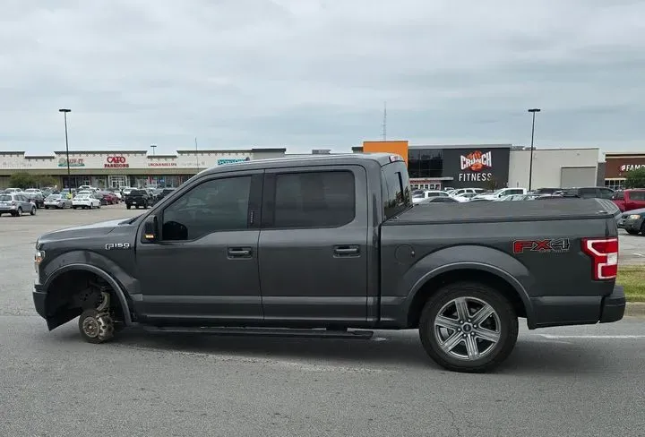 https://cdn.trust-mechanics.com/photos/AG5To8e502MQe74eMuuO/72505b3e-e118-460b-a8cd-e58c8b6508dc_720x720