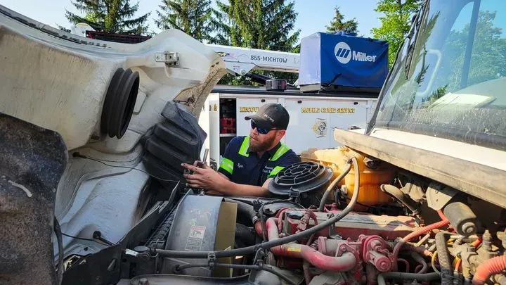 https://cdn.trust-mechanics.com/photos/AsKkbKmCqVcZMnRn6nuV/95343195-1476-456b-9ecc-9855c6f4462e_720x720