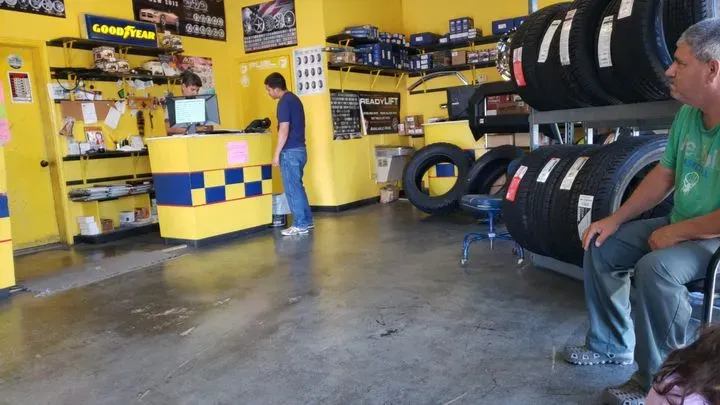 https://cdn.trust-mechanics.com/photos/AzFG2TnHCoX6gUVRhej5/7a58d372-02c7-4a73-b15b-1c3849d47e45_720x720