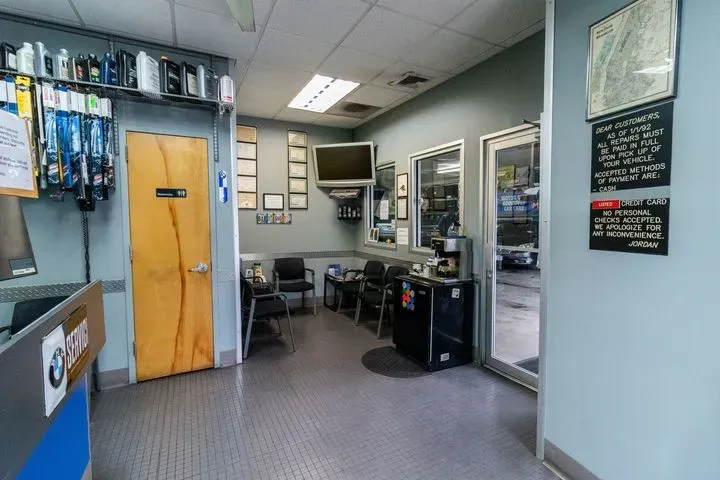 https://cdn.trust-mechanics.com/photos/CYO7uLBknMoNg58pmA7c/e698cff5-6c4e-4f67-96c4-a6c778768215_720x720