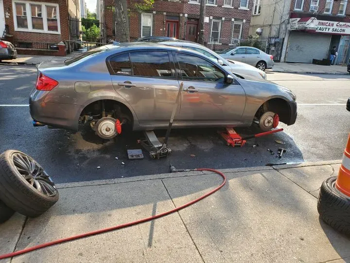 https://cdn.trust-mechanics.com/photos/D2KCRqSdNJlZe5QP7MWU/c70788c8-da87-413a-8504-5d791029f4d3_720x720