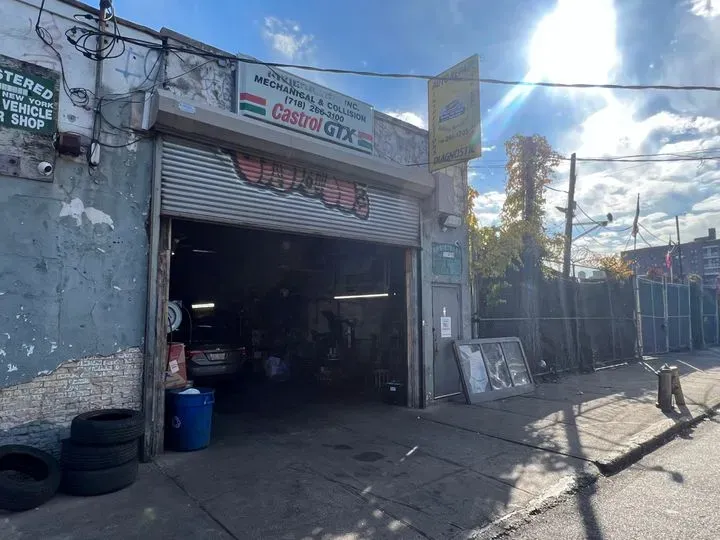 https://cdn.trust-mechanics.com/photos/D7SD6mBDisafe4WdrmGE/6f5c45e5-2b75-44ee-90e8-1f1481f99e96_720x720