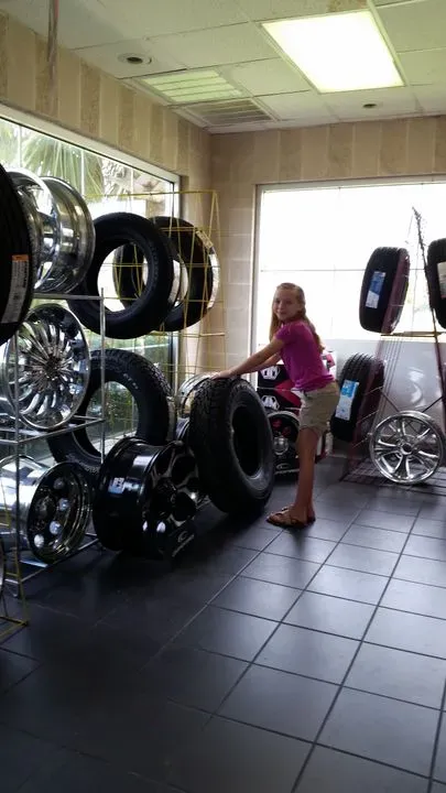https://cdn.trust-mechanics.com/photos/DbTZBHdo7kzwj8I7D2I0/7416509a-c7c6-4895-a6a3-17755c546783_720x720