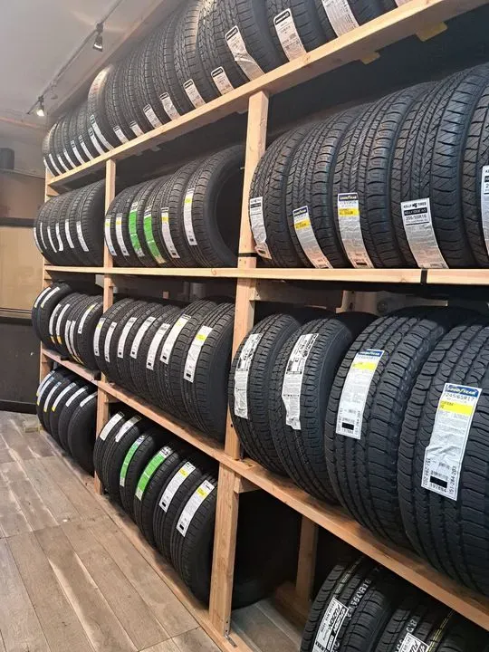 https://cdn.trust-mechanics.com/photos/DbuXf365IlrOGM8rLfyk/0ab64375-33c9-4a7d-880e-69d95c9af286_720x720
