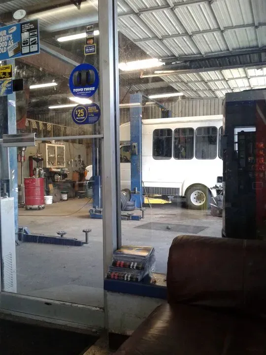 https://cdn.trust-mechanics.com/photos/EmuGf166UbzlAxZqzbl0/fea6bce4-1c45-4994-bece-168de56e7ef7_720x720