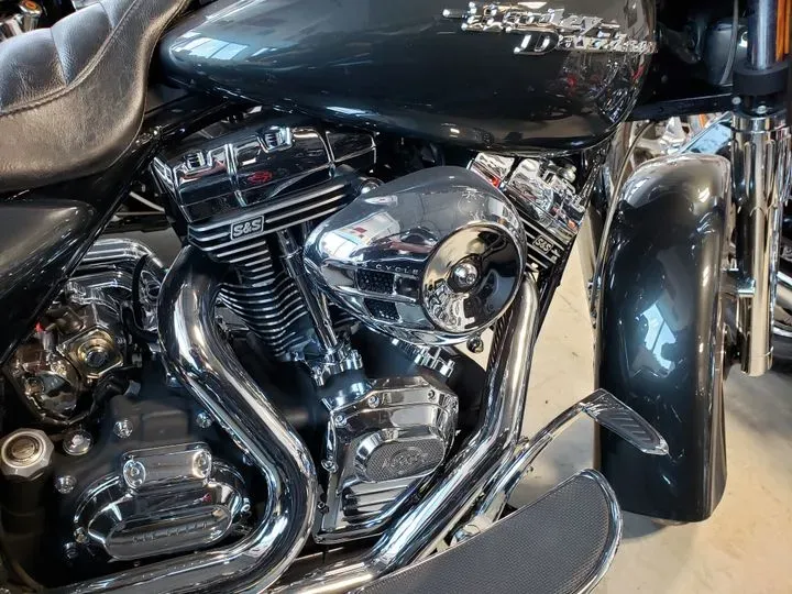 https://cdn.trust-mechanics.com/photos/FEppUPFvDyME1b06NI4b/13647be5-57a9-4437-bd1e-3d1714c22940_720x720