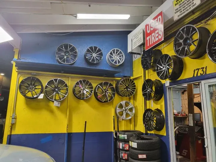 https://cdn.trust-mechanics.com/photos/GMylNCtqP7Msi6vfXJsd/cec7c852-94e6-418c-9719-332c3715d06b_720x720