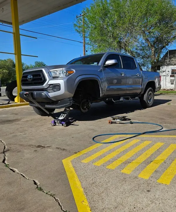 https://cdn.trust-mechanics.com/photos/H3bQAbRmUADGBmz7SjLT/27d1c0d0-7321-428f-a567-87745f343f45_720x720