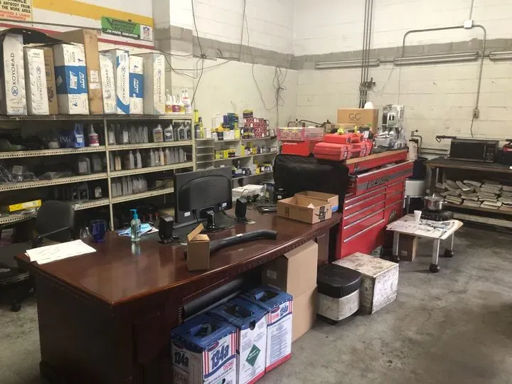 https://cdn.trust-mechanics.com/photos/H6WzQtlHfAwvBQvgZ79u/2b3f6970-72ff-4223-acbd-a398a7844952_720x720