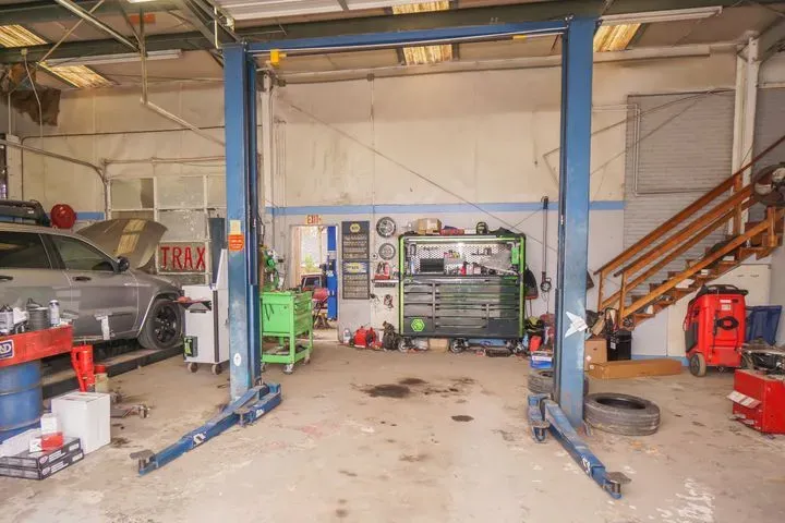 https://cdn.trust-mechanics.com/photos/HYGjut1tipfLqGJqb5zA/e793136f-de36-48ca-a338-9076ee908a66_720x720