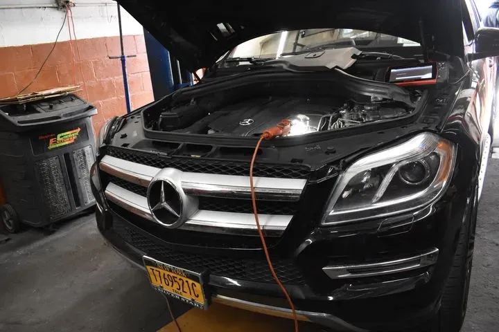 https://cdn.trust-mechanics.com/photos/HdHLncXNgB0UGJ0TClDC/1c1c13e1-8c3a-4361-9206-02c31fcc1e59_720x720