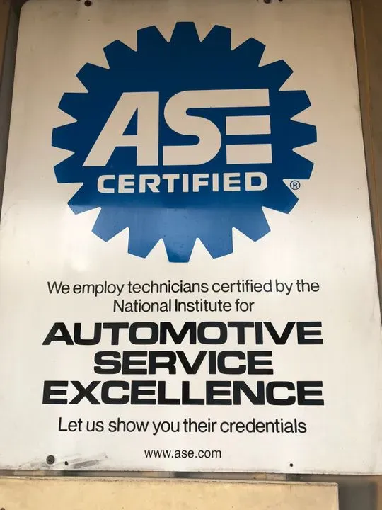 https://cdn.trust-mechanics.com/photos/JH0sbqgQyCsOeiGYHEL6/83cd537b-8bbd-44ec-bb13-7f267563fce6_720x720