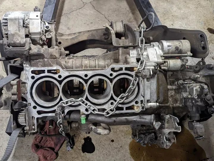 https://cdn.trust-mechanics.com/photos/JQa2BdcBve7NYuAdbcO7/eb9b4419-c9dd-45e3-a182-d6e70647b9c3_720x720