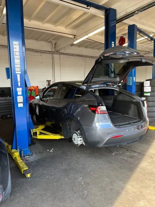 https://cdn.trust-mechanics.com/photos/LQ6YqWXjK8CJ3vViTHas/c4a3abad-c7c2-45cd-b9b0-eb33f0c94657_720x720