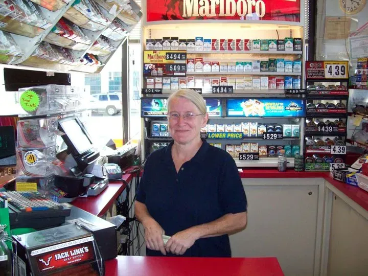 https://cdn.trust-mechanics.com/photos/OC9SanOANshBtuplSuig/4271e87c-c045-438c-84fb-4ab46009cab3_720x720