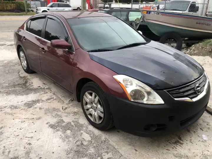 https://cdn.trust-mechanics.com/photos/P2OC2YUEeCTyMww4TWYR/fabd56a8-49dd-4488-818c-62f94e7e6512_720x720