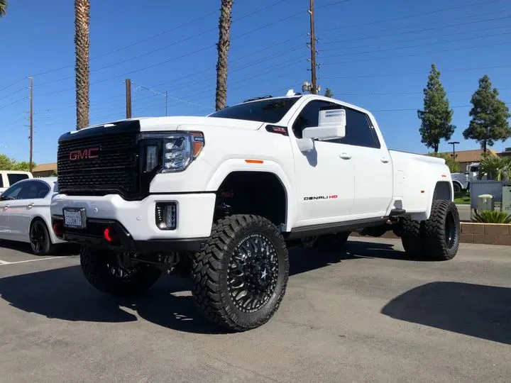 https://cdn.trust-mechanics.com/photos/SmSqSmR8Xl6o4OlgMIg8/343f27ed-96d1-4395-90ab-8244d56e64dd_720x720