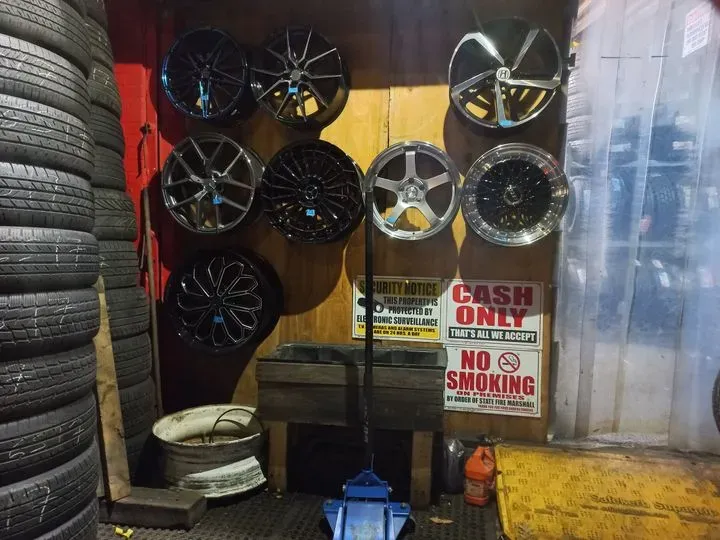 https://cdn.trust-mechanics.com/photos/SwblwLHIJ5154nPOYBhD/8c860991-5f60-46eb-8826-70ff38407f54_720x720