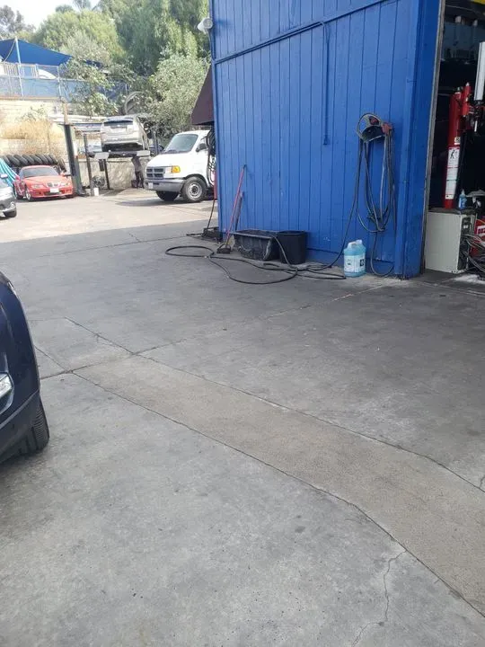 https://cdn.trust-mechanics.com/photos/TKnEwOzoUiS5SiibI8lN/583dc0ed-b557-4856-962e-ed6f5583d37f_720x720