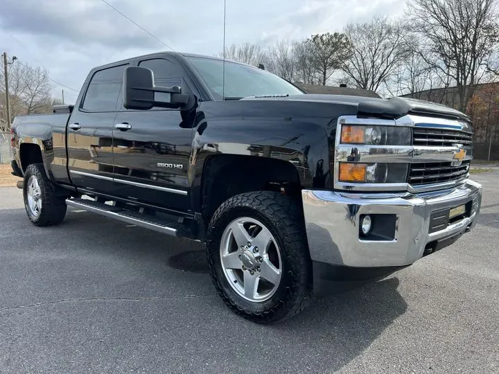 https://cdn.trust-mechanics.com/photos/TWpK1oez7BhSM8u07tz5/795766bb-bc61-43c5-9a27-c372ea391244_720x720