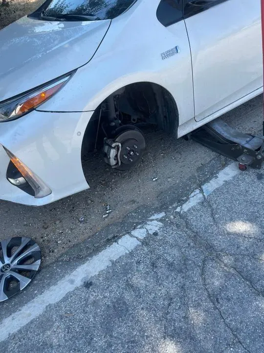 https://cdn.trust-mechanics.com/photos/U97kDp4m2XNLIg45B7Rr/22dd5500-3ebc-47c4-a0a9-67604166a780_720x720