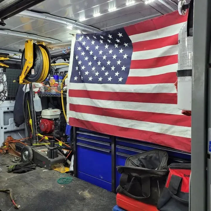 https://cdn.trust-mechanics.com/photos/UVALL2zowoGgcYL8mTNh/b0ef0ffc-783d-4957-b350-83f723a19cd1_720x720
