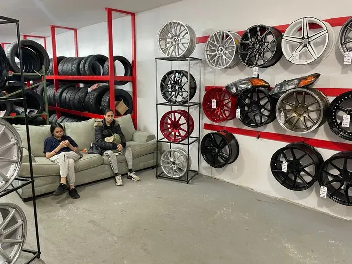 https://cdn.trust-mechanics.com/photos/UaGrJdZk4MXeerK7hGD8/96c96385-a846-43ba-bfaf-46a54abb3117_720x720