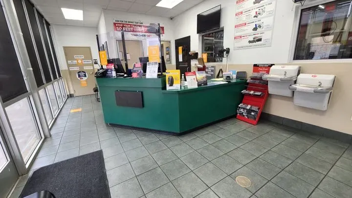 https://cdn.trust-mechanics.com/photos/VErIPTmPbP8UMPpantqc/fdb8abaa-5cdb-4192-b715-de980215e0a3_720x720