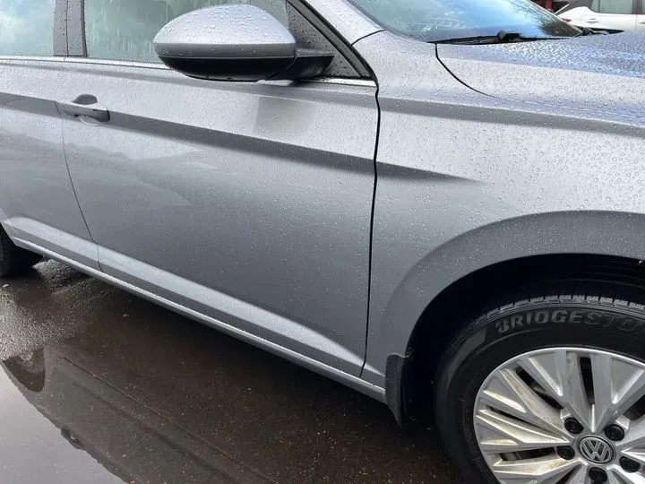 https://cdn.trust-mechanics.com/photos/VxAXfch27PGwcvdX2a8X/b742e658-f733-41db-82e6-8bf0f7f68e1e_720x720